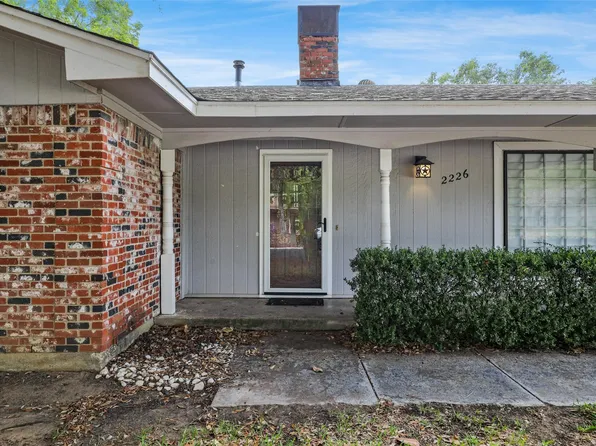2226 Foxcroft Cir, Denton, TX 76209
