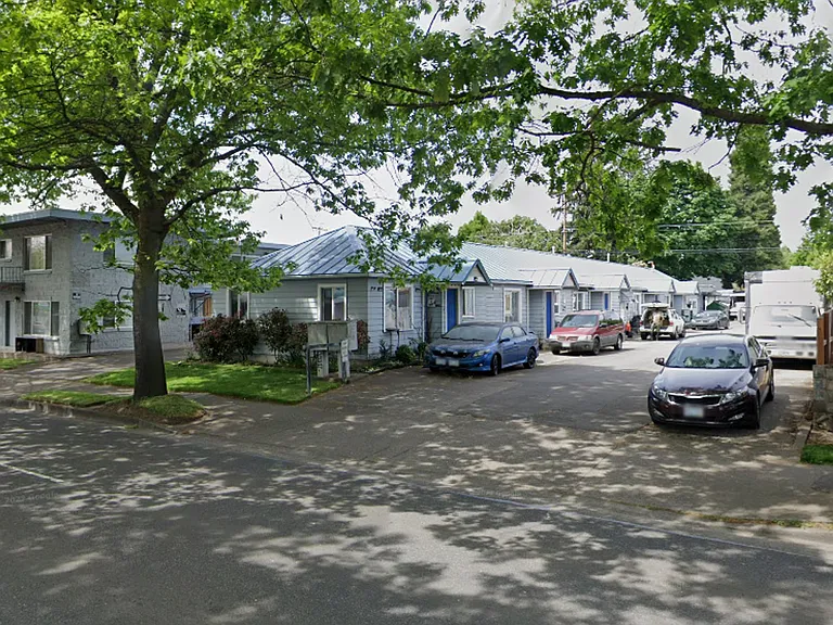 1445 W 6th Ave — Photo 4