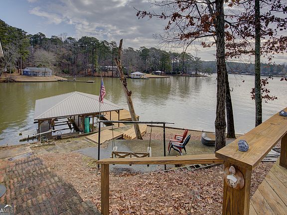 4th image of 1735 Campbell Rd