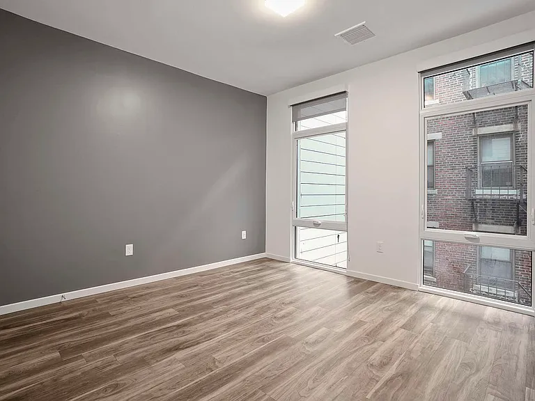 839 Beacon — Photo 6