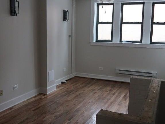 5th image of 4915 W Belle Plaine Ave #1-G