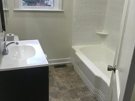 5th image of 190 Laconia Ave NE
