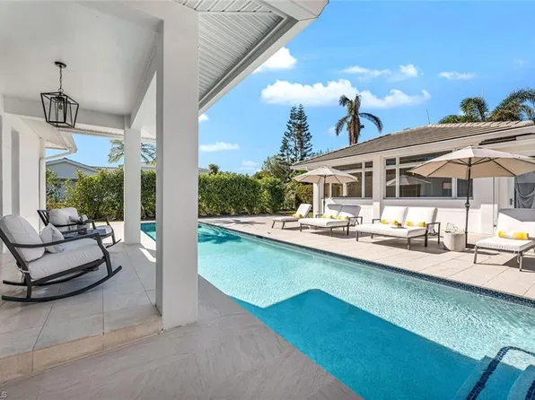 550 Starboard DR, NAPLES, FL 34103