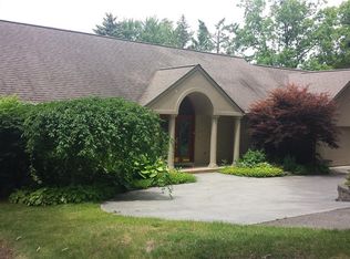 2702 Lari Ct, West Bloomfield, MI