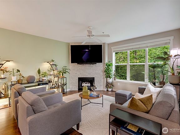 5th image of 3116 164th Street SW #806