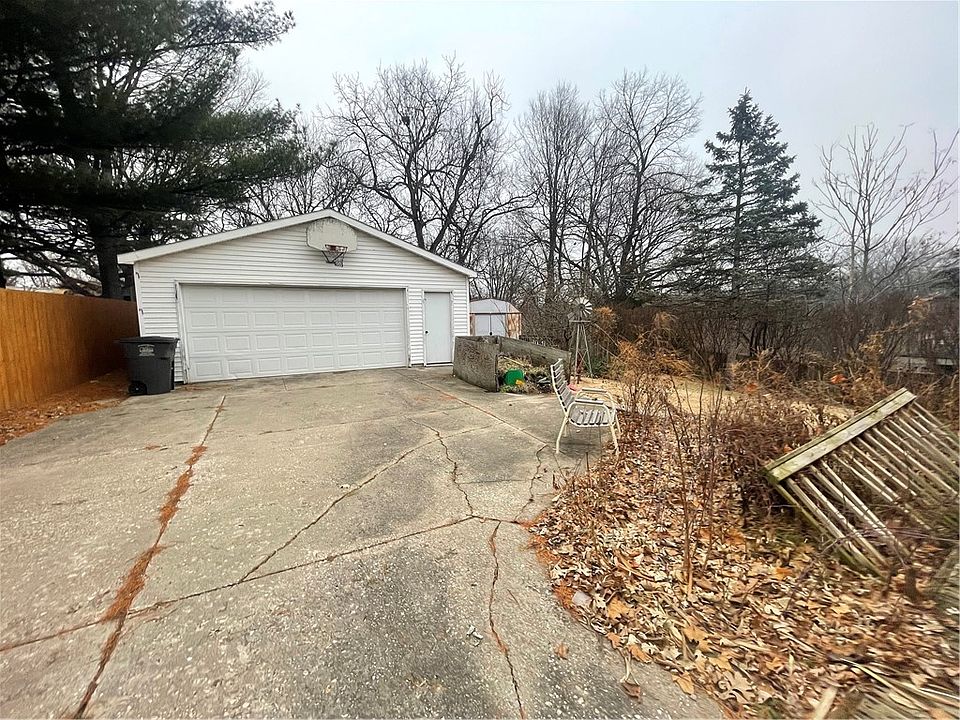2nd image of 3425 37th St