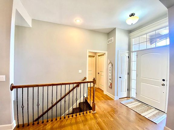 2nd image of 208 Broadmoor Dr