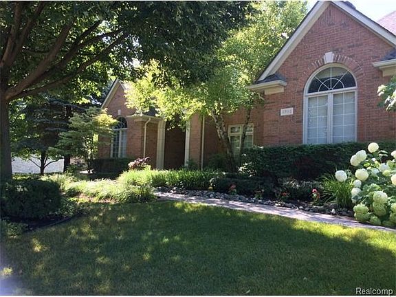 2nd image of 4966 Deer Creek Cir S