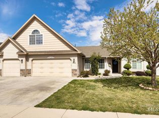 706 E Red Bud St, Kuna, ID 83634