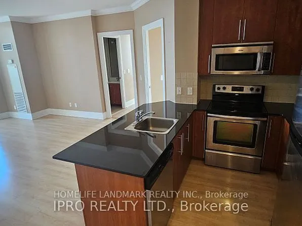 330 Burnhamthorpe Rd W, Mississauga, ON