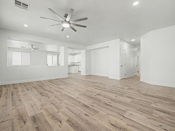 5th image of 835 Entrada Ridge Ave