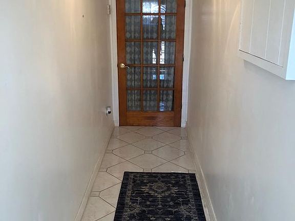 3rd image of 1335 Waring Ave