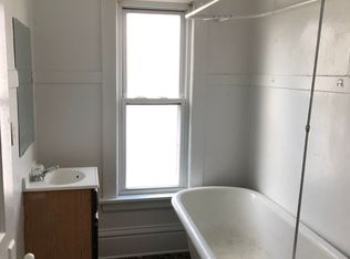 1811 60th St APT 3, Kenosha, WI 53140