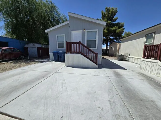 2 bed, 880 sqft, $1,700 — Photo 2