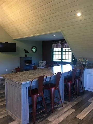 1090 Lakes Region Rd — Photo 5