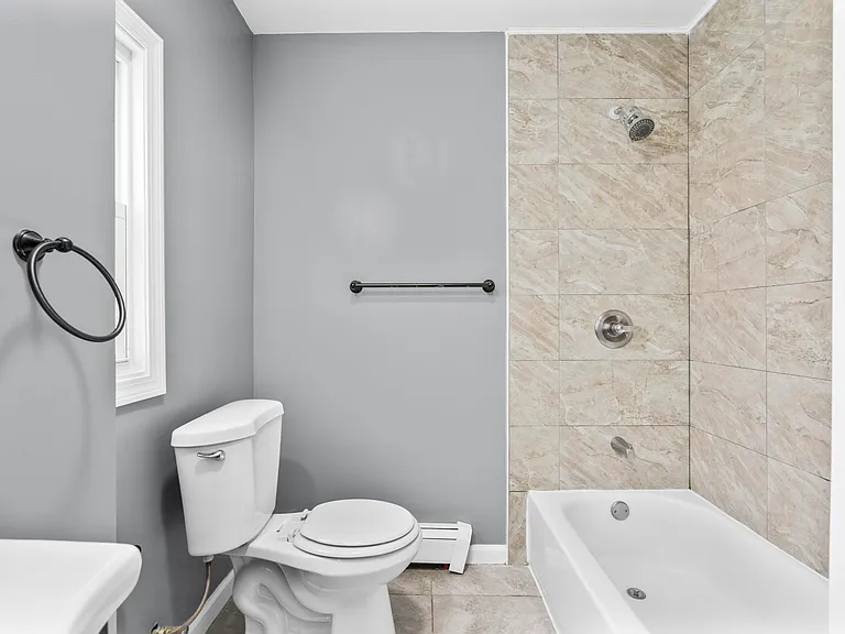 287 Crown St #1 — Photo 7