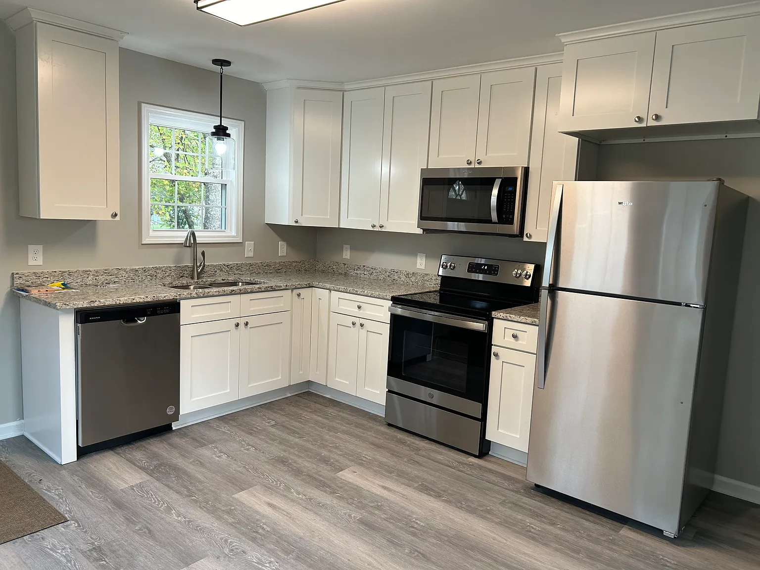 3 bed, 1250 sqft, $1,350 — Photo 4