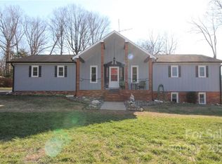 106 Rockin J Rd, Maiden, NC 28650