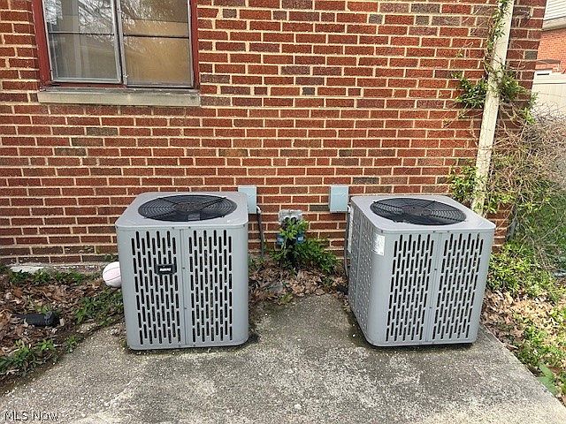 2nd image of 6125 W 54th St