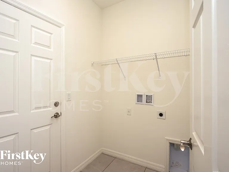 336 Corbel Ln — Photo 12