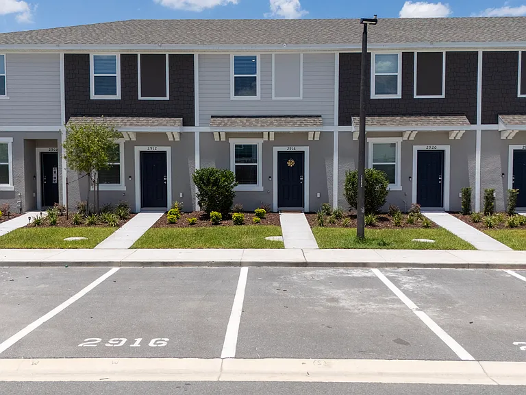 2916 Skyline Loop — Photo 1