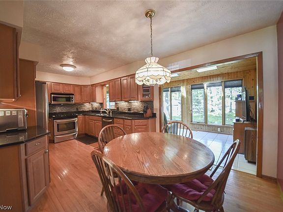 3rd image of 11560 Brady Ln