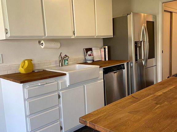 3rd image of 515 N Jackson St APT 313