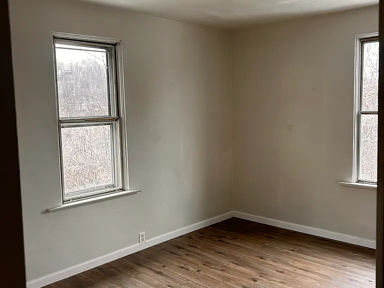 268 Seneca St — Photo 10