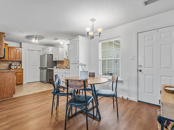 5th image of 4828 Tall Grass Dr