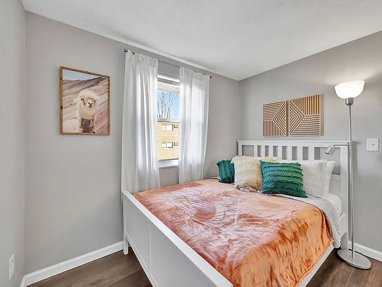 742 S Poplar St — Photo 10