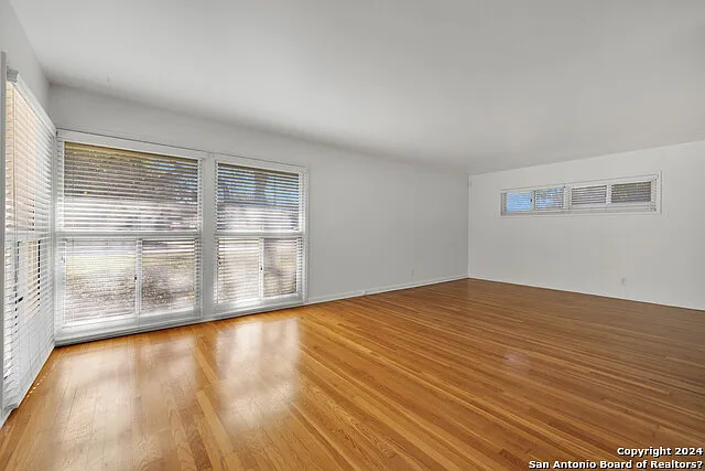 103 Oakhurst Pl — Photo 4