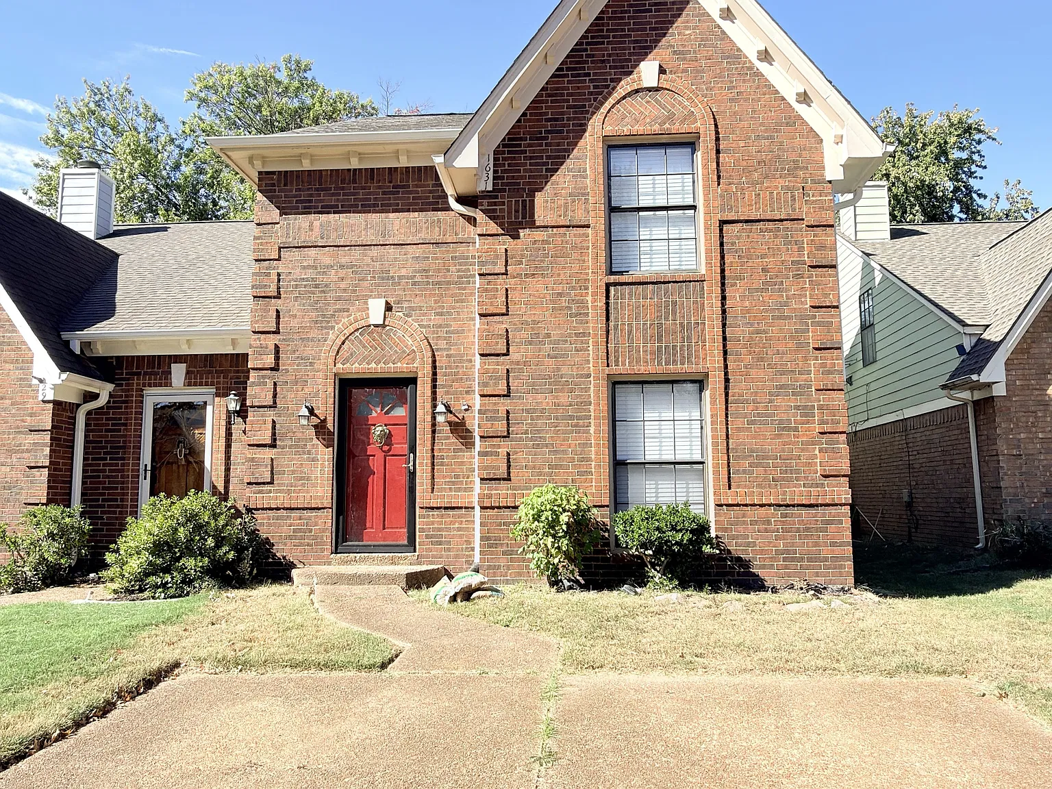 3 bed, 1932 sqft, $1,599 — Photo 1