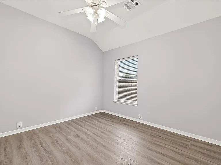 3135 Silver Cedar Trl — Photo 30