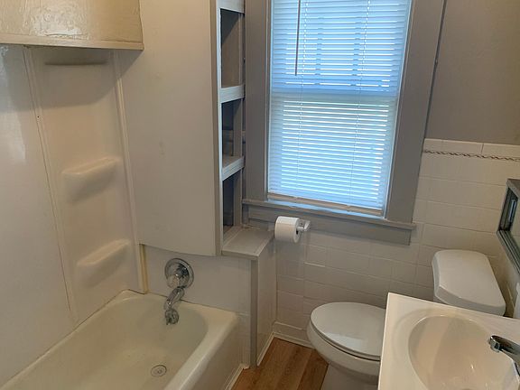 5th image of 1519 Sacramento St