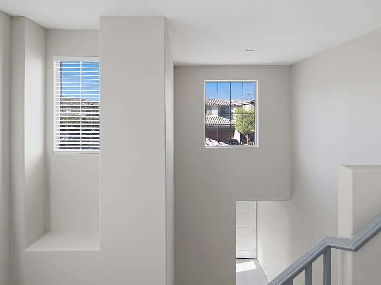 3158 Molinos Dr — Photo 31
