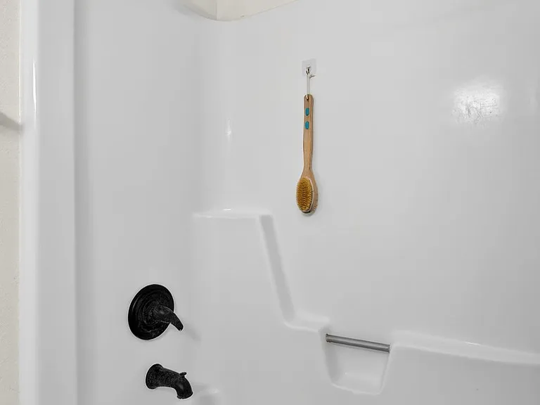 946 E Diamond Dr — Photo 12