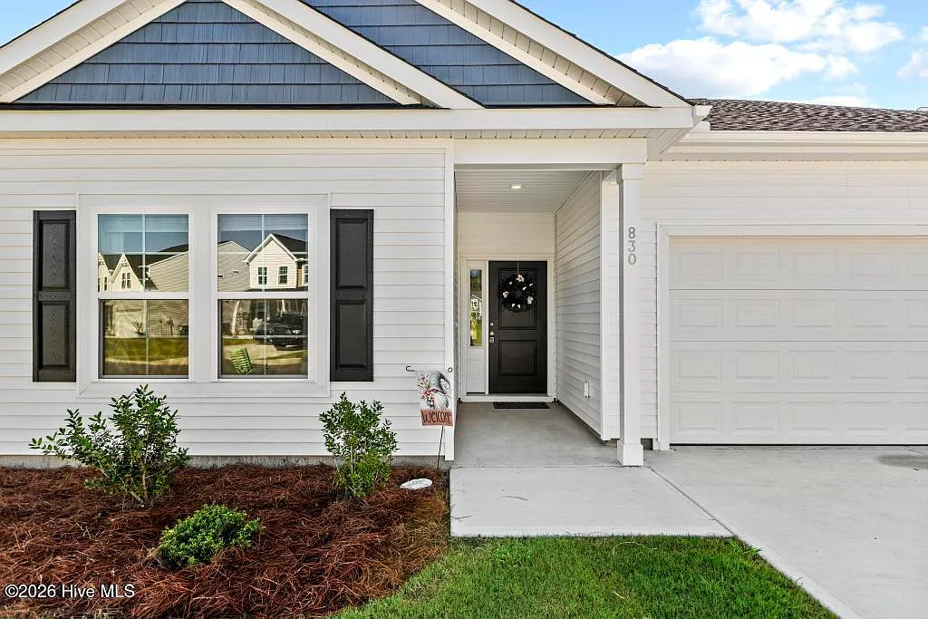 4 bed, 2.0 bath, 1855 sqft, $2,300 — Photo 2