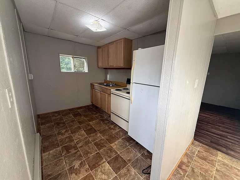 1030 Thornton Ave — Photo 8
