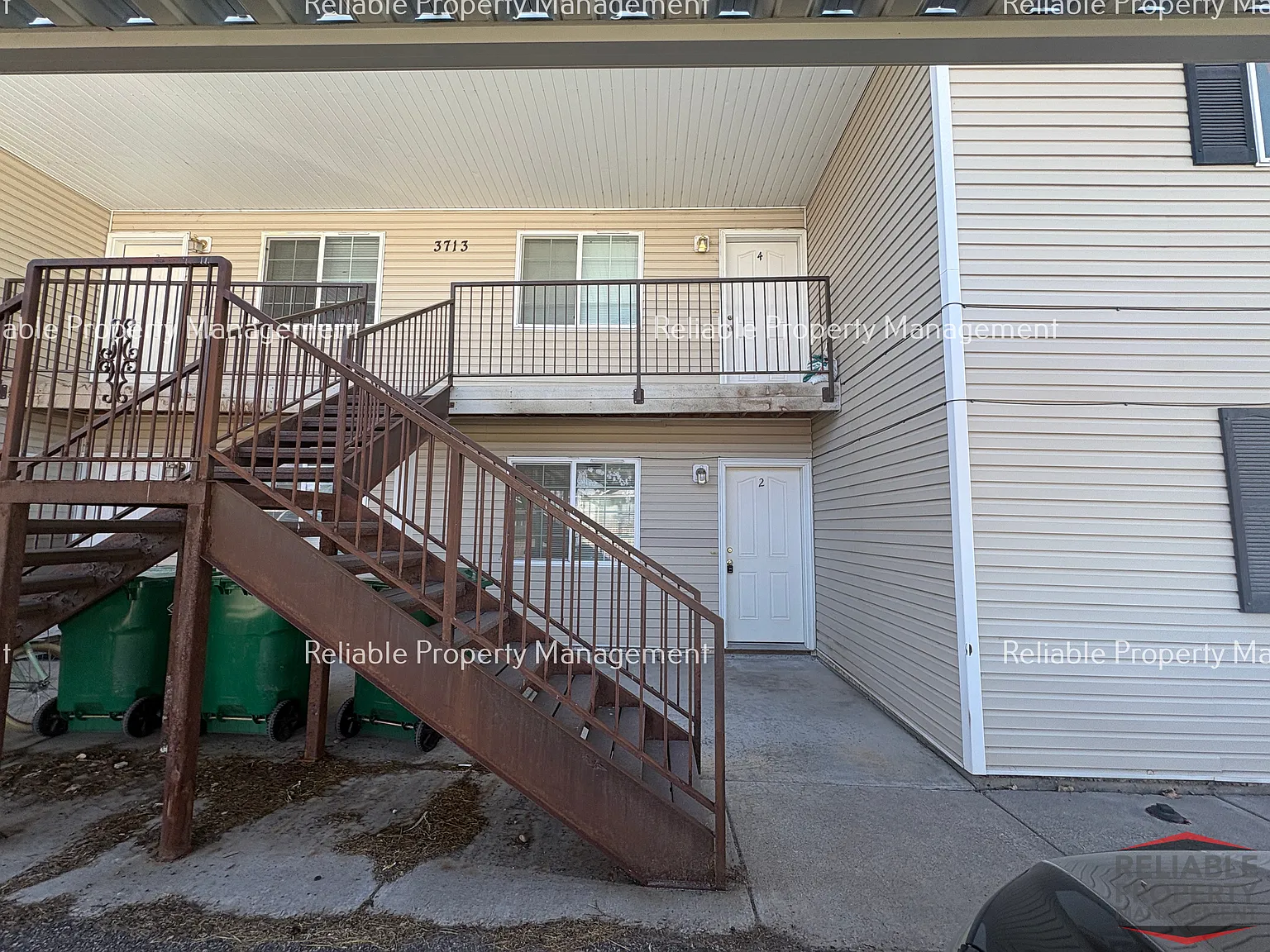 2 bed, $995 — Photo 1