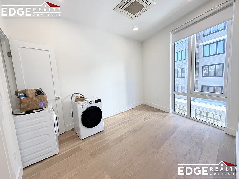 36-38 Hichborn St #303 — Photo 5