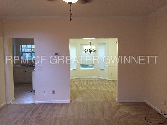 4th image of 450 Hulan Way