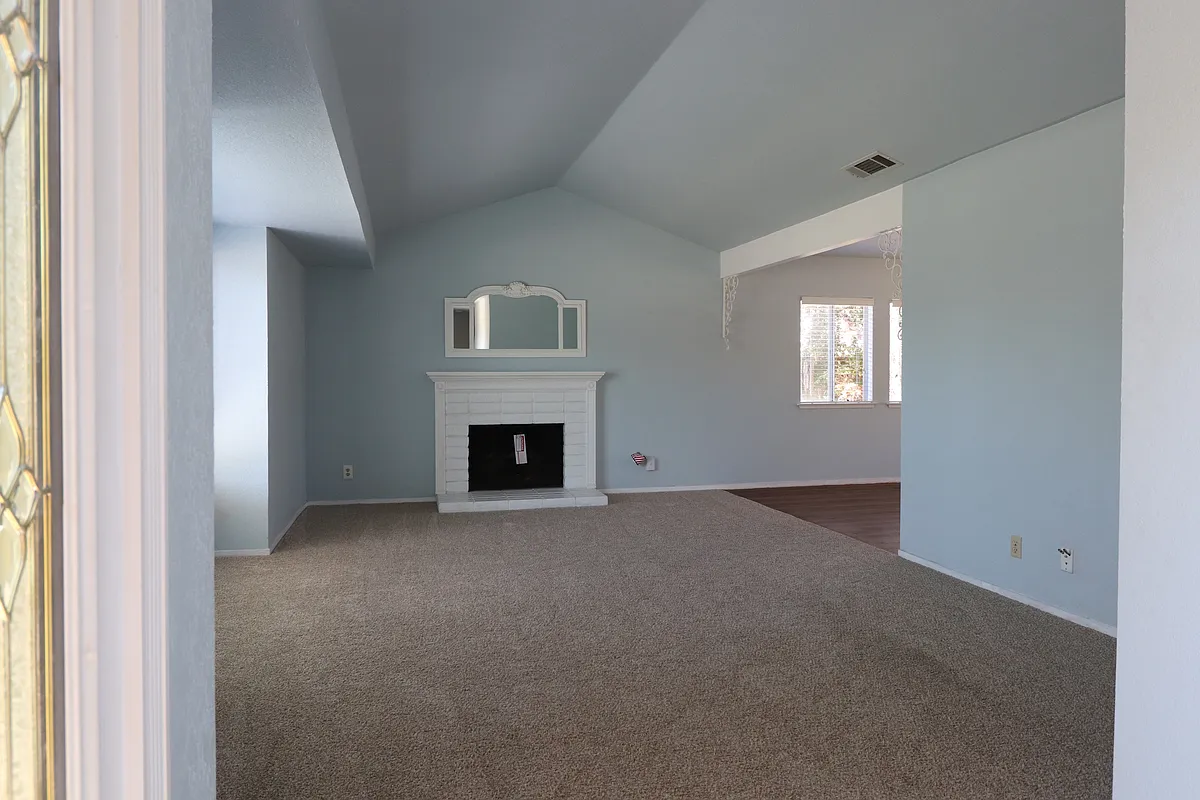 Building Photo - 355 Cain Dr
