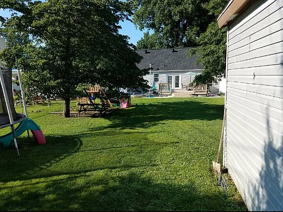 2nd image of 3713 Washington Ave SE