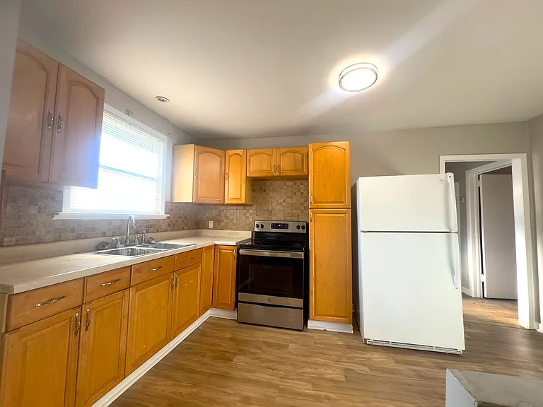 6837 Bradley Ave — Photo 6