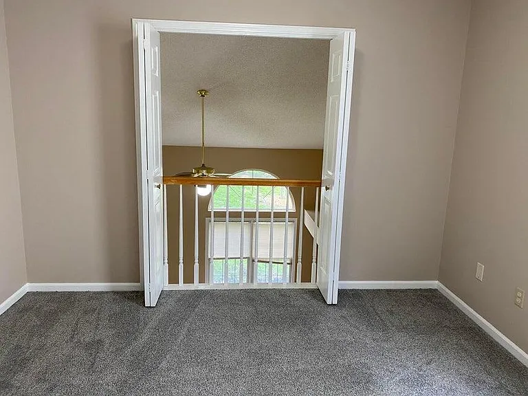 28 N Cedar Lake Dr W — Photo 15