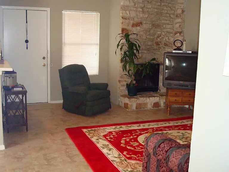 2305 Rachael Ct #B — Photo 4