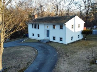 3 Grabner Dr, Waterford, CT 06385