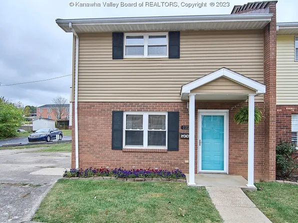 122 Cadle Dr, Cross Lanes, WV 25313