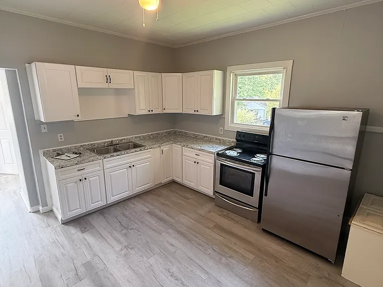 518 Lakeside Ave — Photo 9