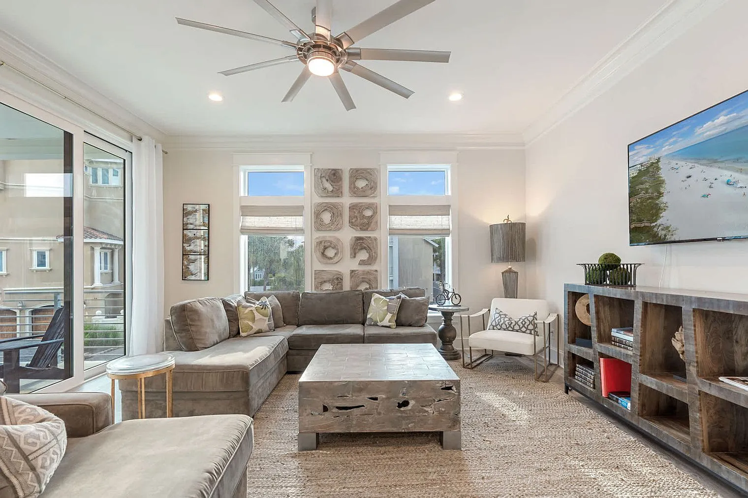 5 bed, 4.0 bath, 2992 sqft, $12,485 — Photo 4